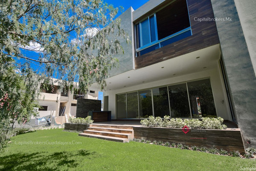 Imagen 2 de 30 de Casa De Lujo Nueva Con Amplio Jardin En Reserva Real