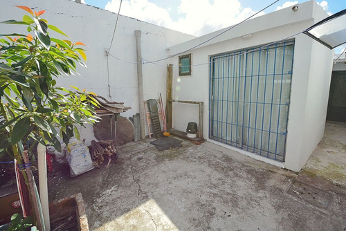 Casa Dos Dormitorios En Venta En Cerro Con Garage