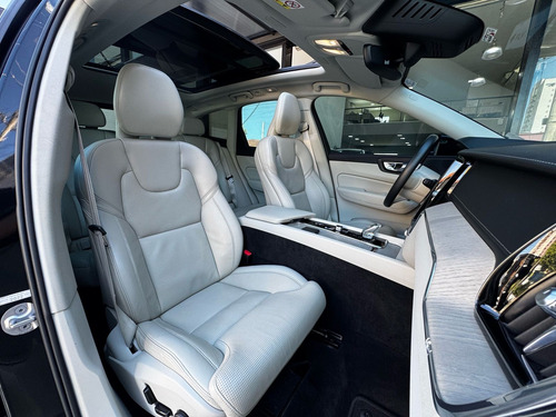 Volvo XC60 2.0 T8 Ultimate Recharge (Plug-In) 5P Hibrido