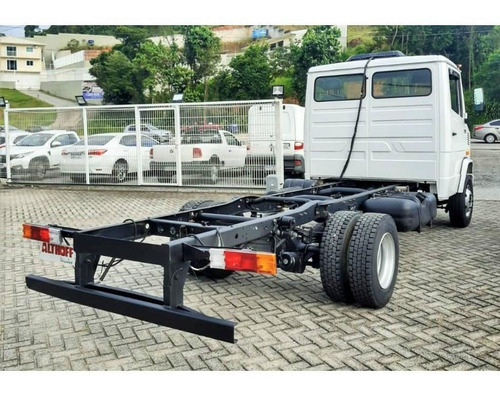 Mercedes-benz 710 Chassi 2011