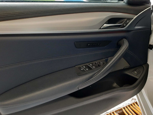 Imagen 7 de 9 de Bmw 530ia Sportline 2017