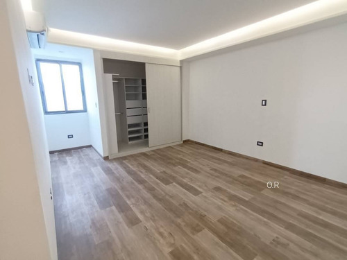 Imagen 14 de 28 de Leal Pérez Vende Penthouse Duplex En Sabana Larga Sevilla Real Torre A