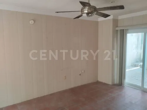 Casa En Venta En Col. Lomas De Chairel