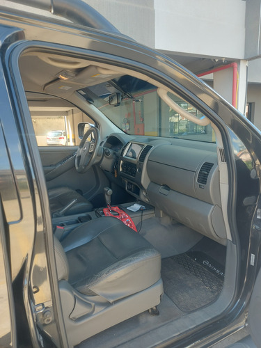 Nissan Frontier 2.5 Le Cab. Dupla 4x4 Aut. 4p