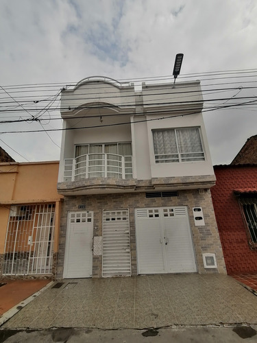 Casa - Edificio Con 5 Rentas,  Bretaña  Limites Con  Alameda , Cali