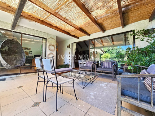 Casa En Venta De 6dor-3baño, + Svs, Lo Barnechea