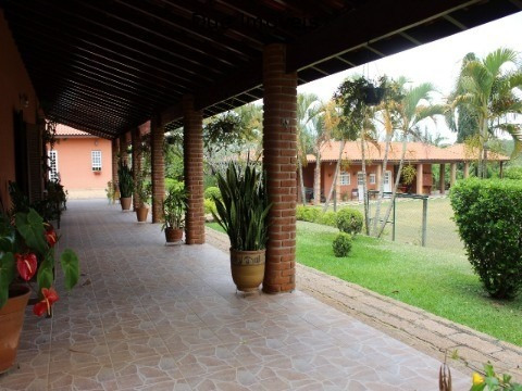 Imagem 1 de 22 de Linda E Ampla Chacára No Condomínio Recanto Dos Passáros 4 Dorms Sendo 1 Suíte - Ch00179 - 69673712