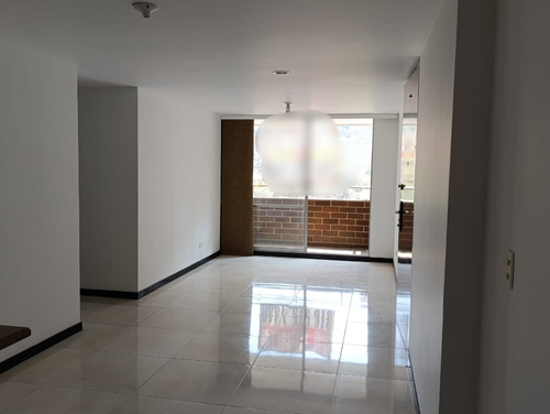 Apartamento En Venta Los Colores Medellin (l)