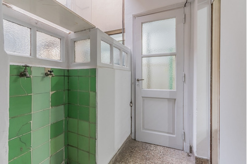 Imagen 25 de 30 de Venta Departamento Muy Luminoso De 4 Ambientes Con Dependencia En Balvanera