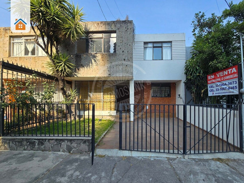 Casa En Venta Con Uso De Suelo Mixto En Ladron De Guevara Guadalajara Jalisco.