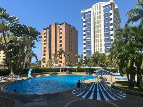 Apartamento Vacacional En La Guaira Con Piscina Frente A La Playa