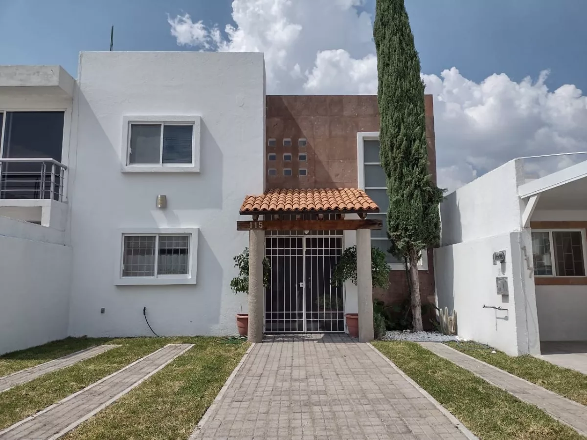 Provincia Santa Elena, Querétaro. Casa Amplia, Fracc. Privado, ¡super Oportunidad!