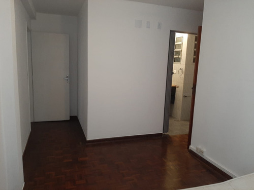 Sobrado No Bairro De Mirandópolis Com 01 Suite E 03 Quartos, 2 Vagas Na Garagem.