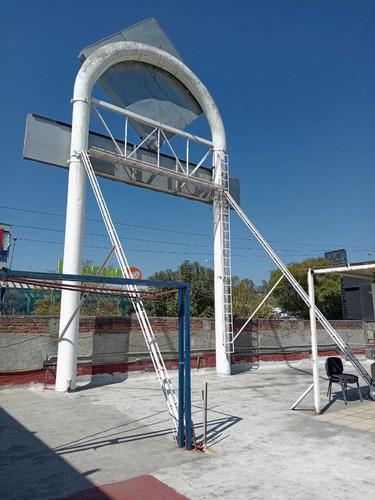 Local Comercial En Zona De Alto Flujo Florida / Satélite