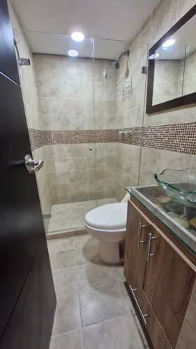 Vendo Apartamento En La Parte Baja De La Loma De Los Bernal, Piso Bajo