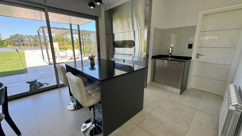 Casa En Venta Puerto Roldan Vista Al Lago Calidad Premium