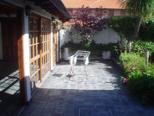 Imagen 5 de 17 de Amplio Chalet En Excelente Zona En La Ciudad