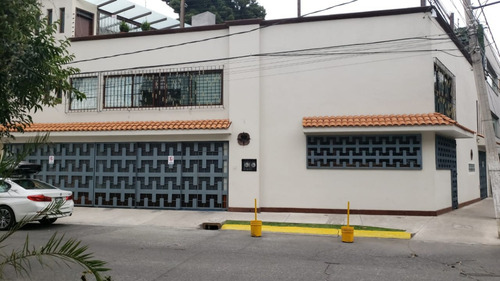 Casa En Venta Uso Habitacional Con Uso De Suelo Comercial, Oficinas Y Consultorios. Recien Remodelada Y Ampliada En Esquina Sobre Gustavo Baz