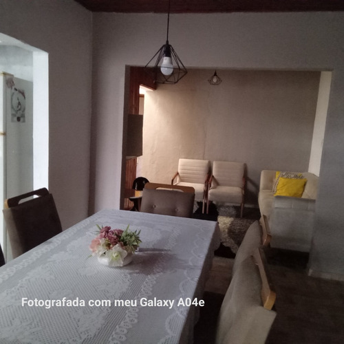 Casa Com 3 Quartos 2 Banheiros, 1 Lavabo ,piscina, Churrasqu