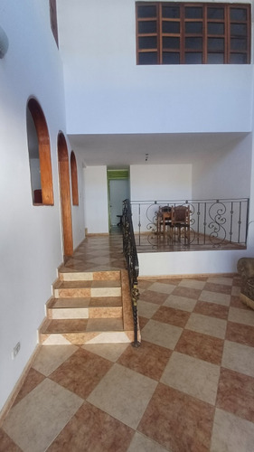 Casa De 4 Hab Y 4 Baños