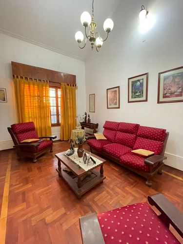 Oportunidad!!! Casa 4 Dorm, Cochera P/3 Vehiculos, C/pileta B° Ayacucho