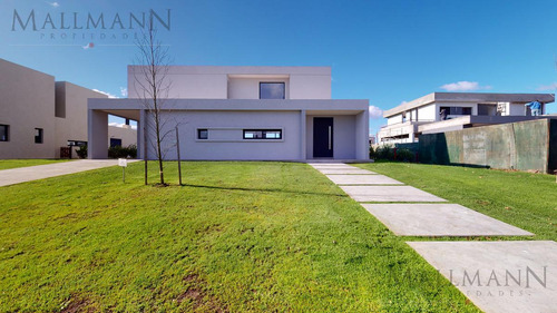 Venta Casa La Calesa Pilará, 4 Habitaciones