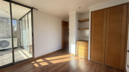 Departamento En Venta De 2 Dorm. Metro Escuela Militar