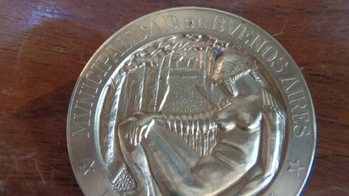 Antigua Medalla Municipalidad De Buenos Aires Plaza Alberdi