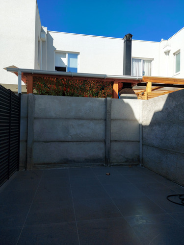 Refv:11240** En Venta Casa 3d+2b+estacionamiento. Diego Po