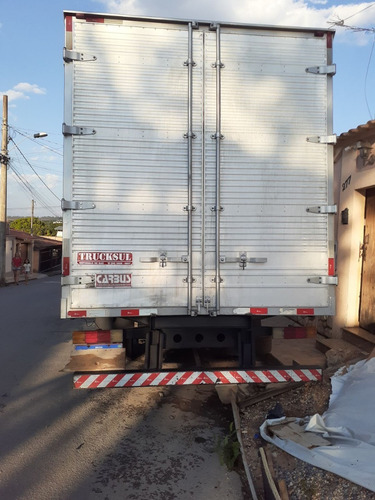 Mercedes Accelo 815 013