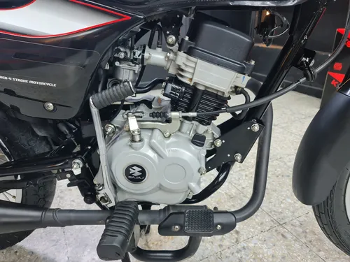 Bajaj Boxer S 100 2025