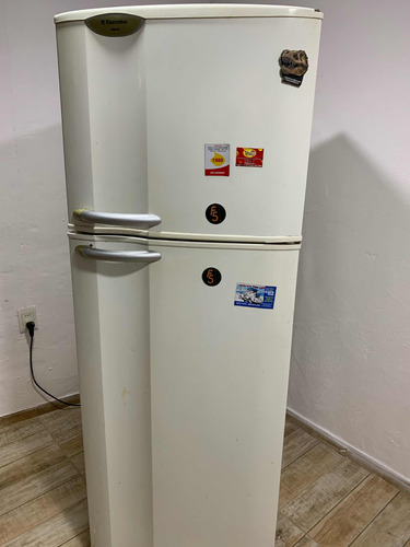 Refrigerador Frió Seco Electrolux