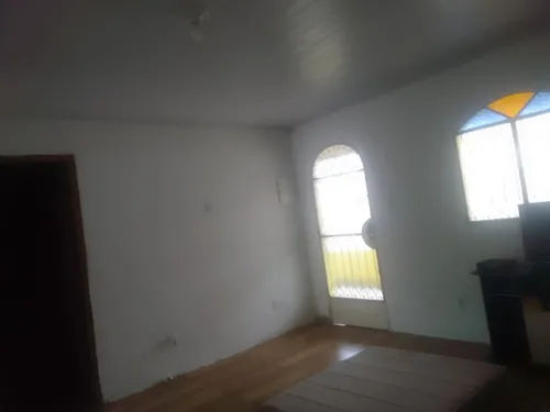 2 Quartos 1 Sala 1 Cozinha 1banheiro Quintal Garagem