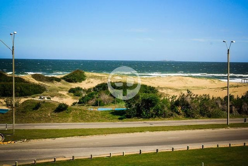 Apartamento En Primera Línea