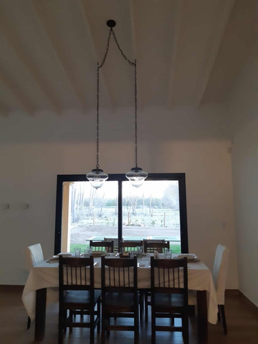 Casa En Neuquén , Barrio Los Canales. Alquiler/venta.