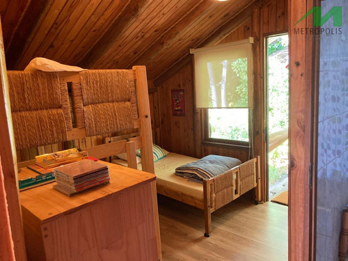Casa En Venta De 9 Dorm. En Vichuquén