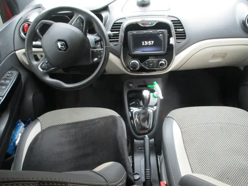 Renault Captur INTENS 4X2 2000CC AT AA