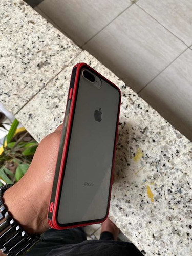 iPhone 8 Plus