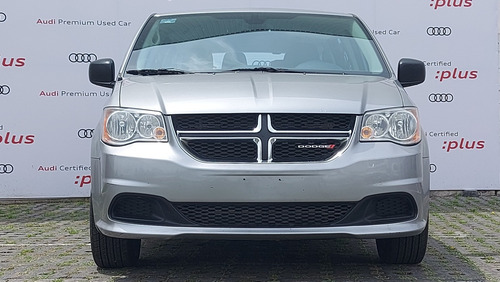 Imagen 8 de 13 de Chrysler Grand Caravan 2018 5p Se V6/3.6 Aut