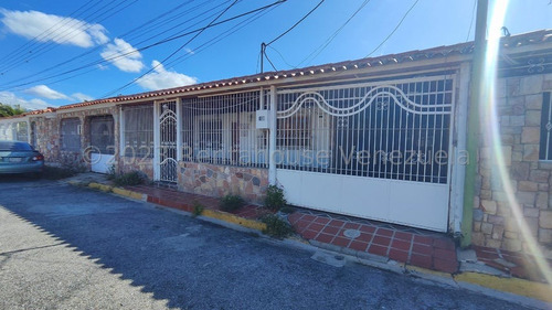 Casa En Venta En Urbanizacion Valle Lindo 24-11820 Mvs