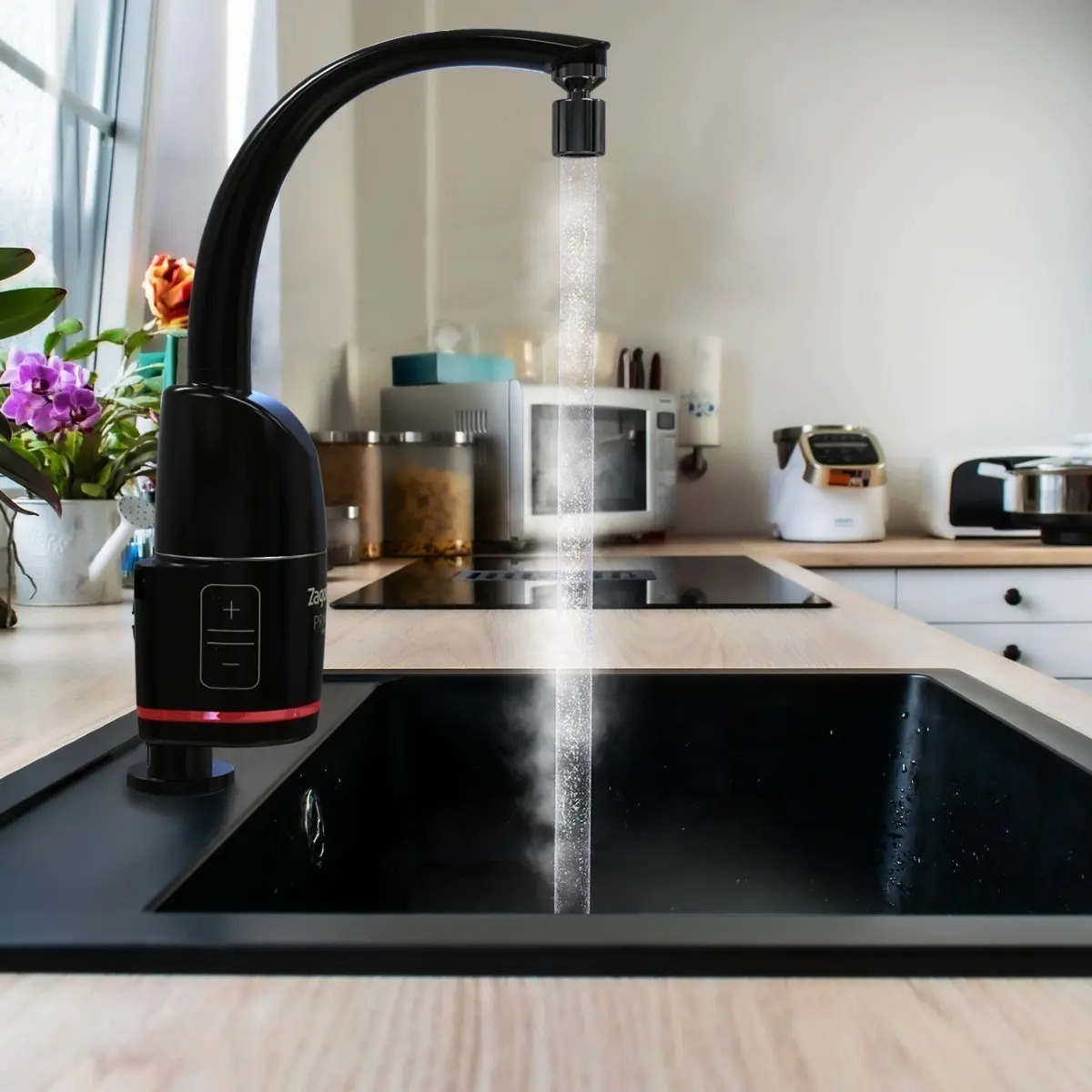 Torneira Elétrica Eletrônica Zagonel Prima Black Touch 5500W Preta Parede e Bancada Cozinha Controle de Temperatura Bica Móvel Polida