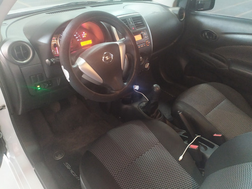 Imagem 8 de 13 de Nissan Versa 2019
