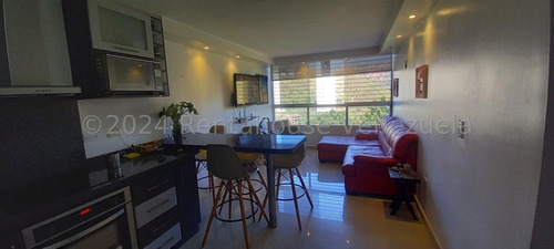 Estupendo Apartamento En Venta En La Urb. El Encantado 24-17200