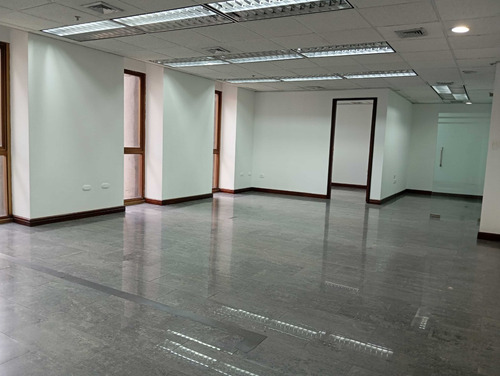 Oficina / Alquiler / Urb.: Los Palos Grandes / 140 Mts2