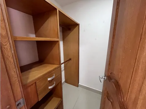 136m2 Apartamento En Laureles