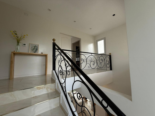 Casa En Venta 4 Dormitorios Barrio Santo Tomas Pilar