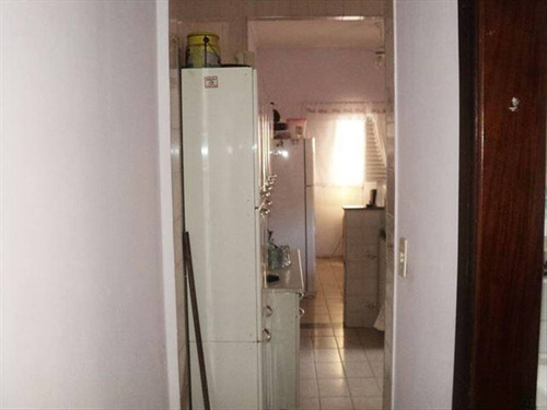 Imagem 22 de 30 de Bem Perto Da Praia Num Terreno De 5 X 25 Com Duas Vagas De Garagem - Hm663
