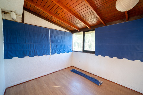 Gran Casa De Dos Pisos En Excelente Sector De Concón
