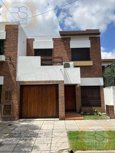 Casa Tipo Dúplex 5 Ambientes En Venta  - Haedo,  Barrio Guemes