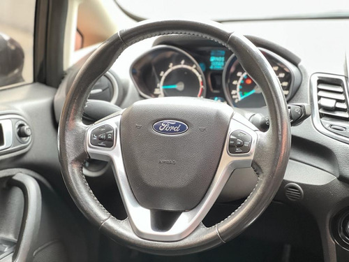 Imagen 10 de 25 de Ford Fiesta Kinetic Design 1.6 Titanium Powershift 120cv